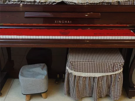 第一架钢琴 自用 无磕碰 8成新 希望好好...
