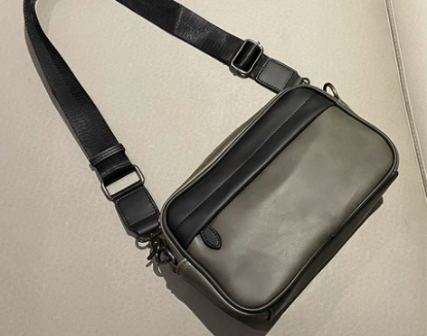 男士单肩包韩版2022新款潮流男式斜挎包时...