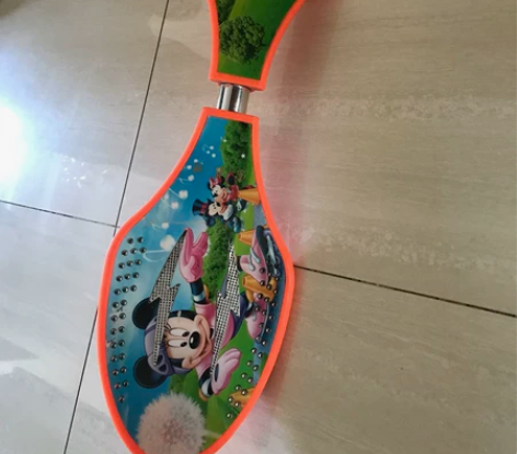 两轮儿童摇摆活力滑板，蛇形游龙滑板。挺新的...