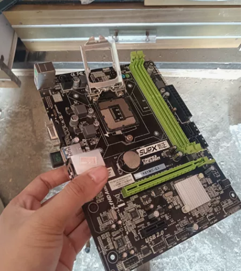 h81磐正主板 ，支持1150针CPU 四...