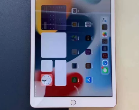 iPad8 2020款 128G 金色外观...