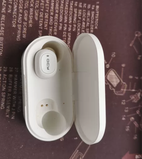 ……特殊时期在家，翻箱倒柜找出来的，qcy...