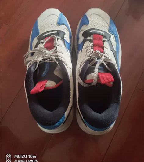 闲置安踏男款运动鞋，加绒，商场正品，穿着有...