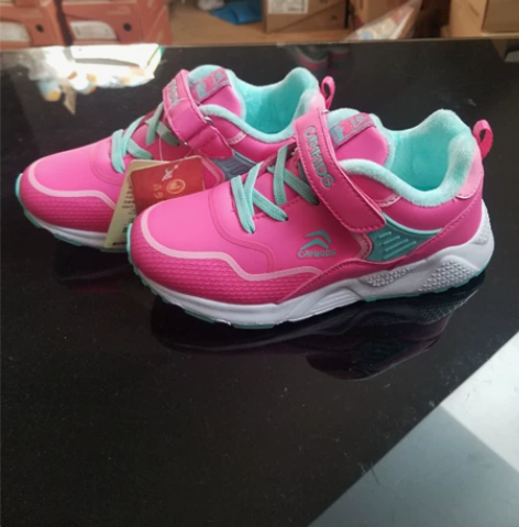 特价全新小骆驼垦牧女童鞋冬季户外防雨雪滑运...