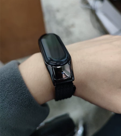 小米手环6nfc版，帮朋友挂，9.9新，盒...