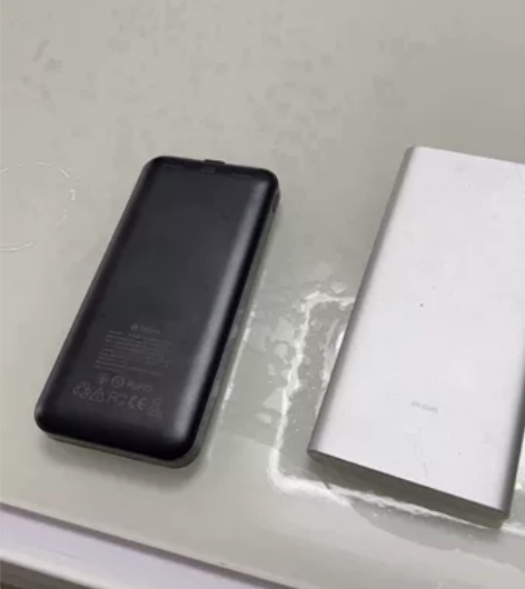 闲置充电宝 都用过  都是单位活动发的  ...