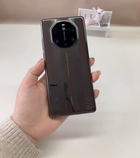 特价秒杀！华为Mate40保时捷典藏黑 国...