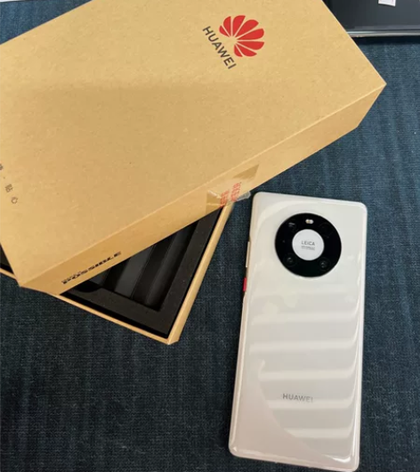 华为mate40pro。4G。8+256G...