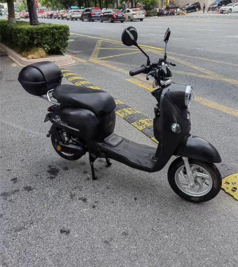 转让!9成新二手帅气台铃大牛磨砂黑电动车!...