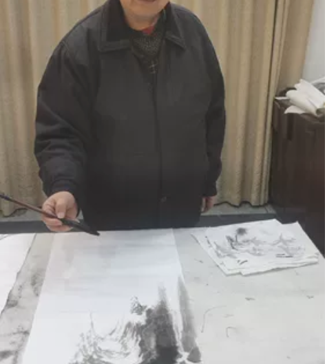 善琏双羊湖笔厂专聘画家许学建老师山水画,尺...