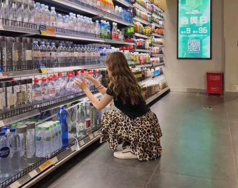 丝质豹纹半身裙 豹纹蛋糕裙，九九新，衣服很...