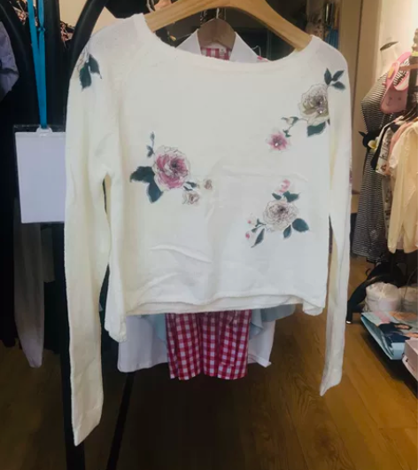 7号全新带吊牌拉家短款花朵贴布刺绣钉珠针织...