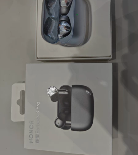 荣耀Earbuds 3 Pro，成色如图，...
