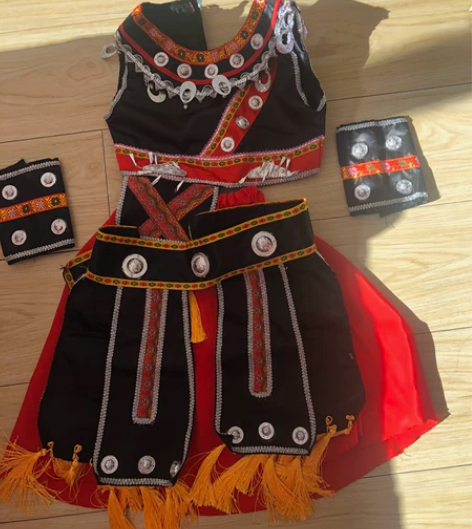 童年的铃铛 舞蹈服装 少数民族舞蹈服装 只...