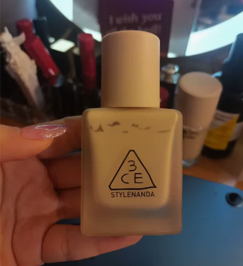 3ce粉底小方瓶 最白色号 自行功课 余...