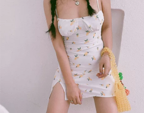 ?陈姑娘度假沙滩旅拍裙复古法式蔷薇碎花吊带...