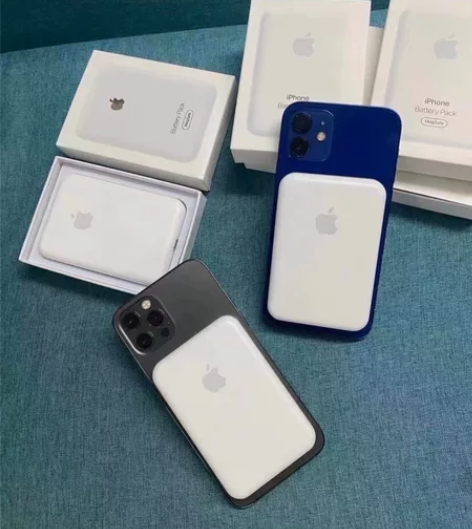 【45.9包邮】超大容量磁吸无线充电宝小巧...