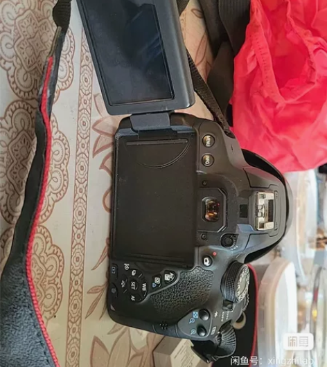自提,佳能eos700d单反相机,家里落灰...