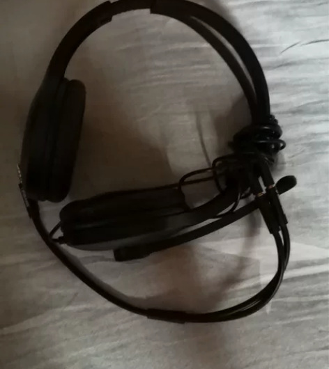 漫步者头戴式耳机，八成新，功能完好，音质很...