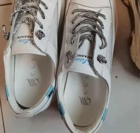 买了就穿了一次,几乎全新,38码内增高鞋,...