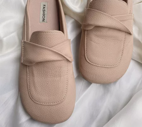 穿过两次，软皮软底鞋！ 8.5成新！！35...