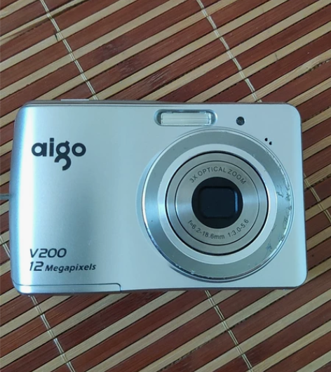 Aigo/爱国者v200，复古ccd数码相...