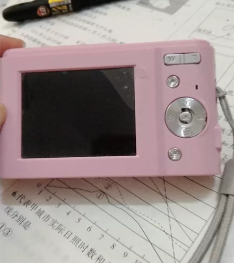 索达佳相机 [红圆]两百多买的，有一年了，...