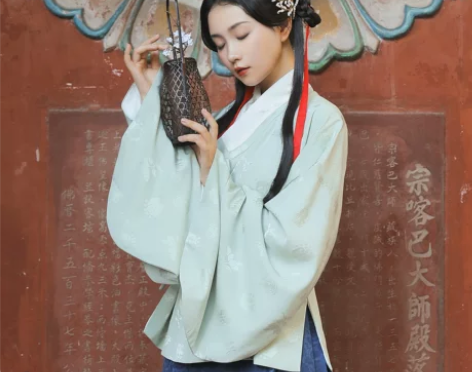 兰若庭 汉服 如意松鼠 明制 交领  二手...