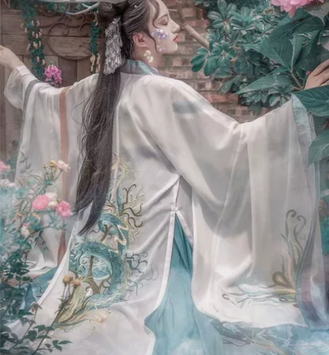 都城南庄，青龙大袖衫，全新，xs码，100...