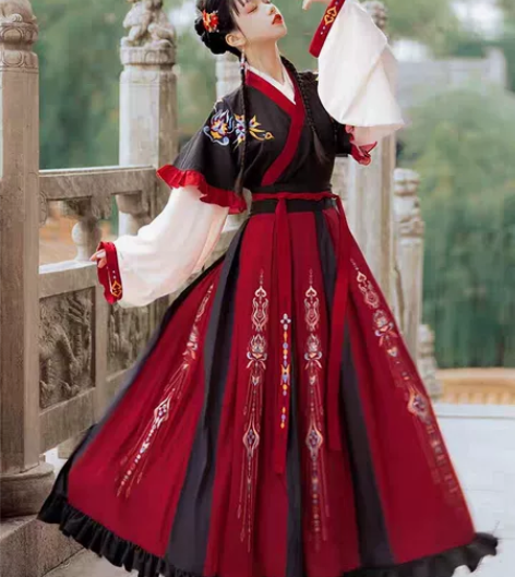 艺缕汉服,新入手没多久,价格可协商 刚入手...