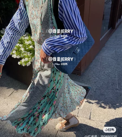 代购Prada连衣裙,照片水印就是代购的渠...