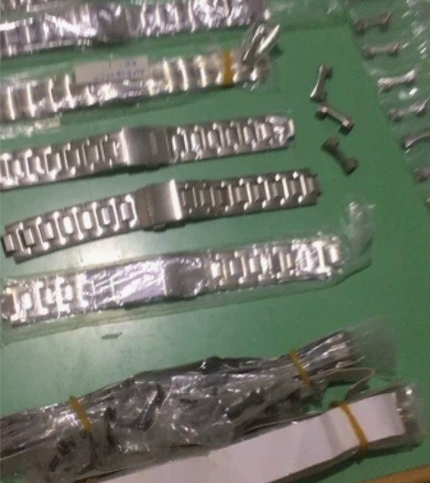 精工表带配件，带图片私聊，包邮，非质量问题...