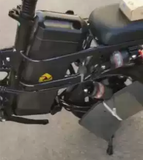 出代驾折叠电动车一辆  如图所示 基本全新...