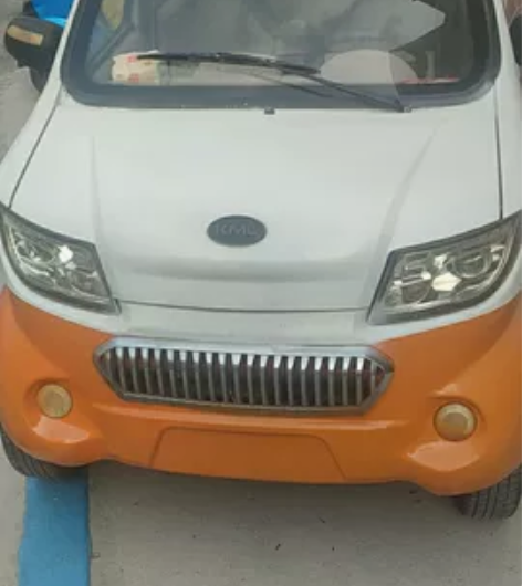 双开门 四轮电瓶车,原价一万多。10月30...