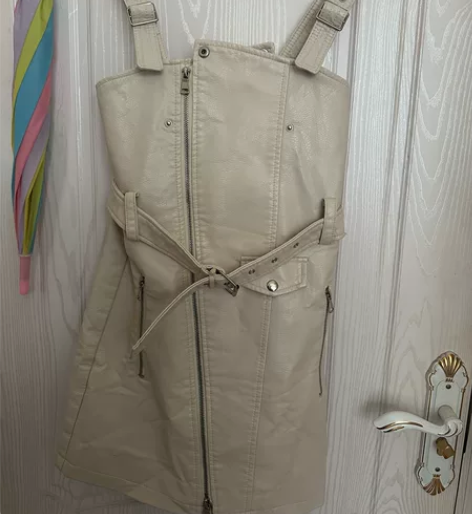 pu软皮背带裙  质量超级舒服 超级软 不...