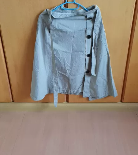 女A字裙，几乎全新，薄棉料，腰围60cm，...