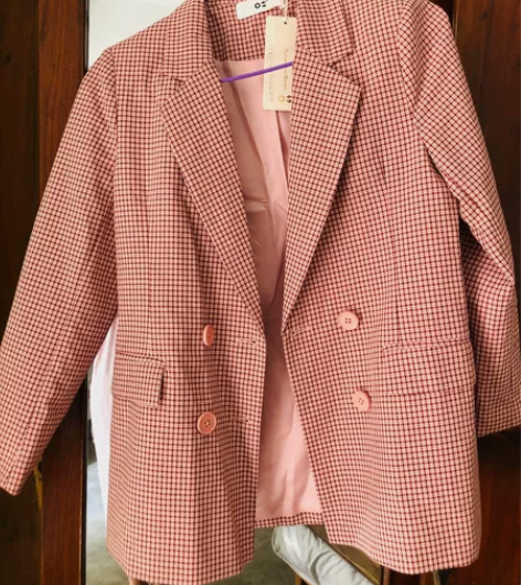 全新！初秋文艺格子小西装，内搭一件小长裙会...