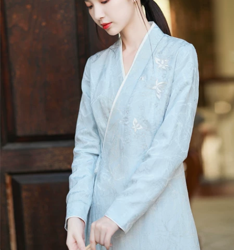 2021春秋款中国风女民族风刺绣花修身改良...