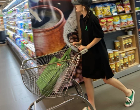 泡泡袖T恤连衣裙女小个子显瘦运动风休闲针织...