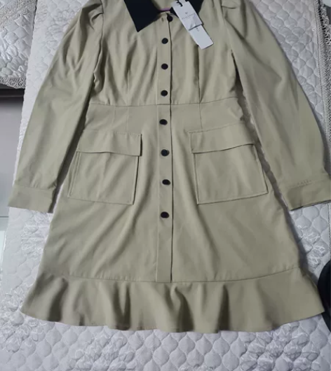 太平鸟工装风连衣裙M码，全新带吊牌，带腰带...