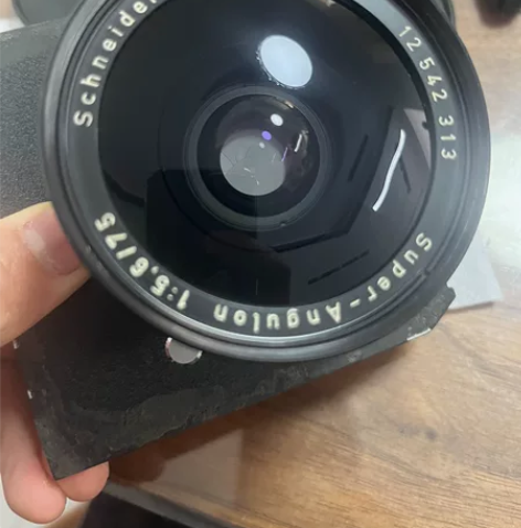 施耐德按古龙 super angulon ...