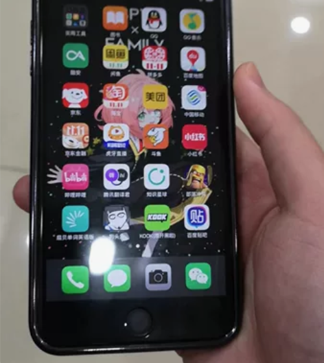 出一台黑色64G  8plus，屏幕功能完...