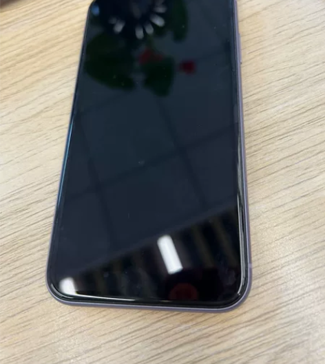 苹果11  128G 有一处掉漆严重 介意...