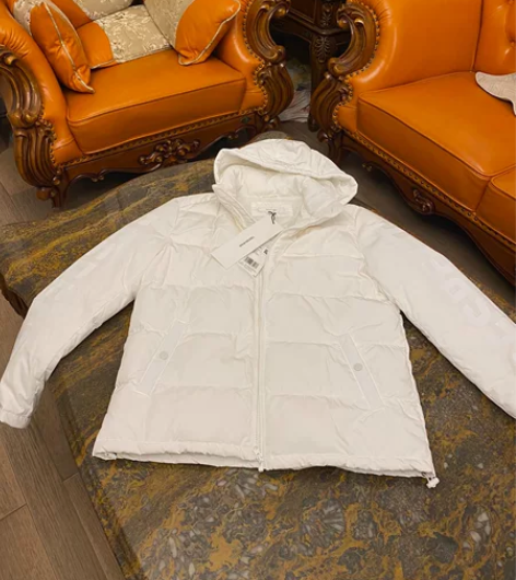 全新trendiano 男羽绒服带吊牌。超...