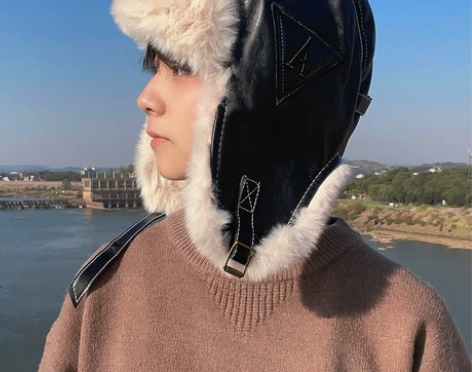 雷锋帽女秋冬加厚保暖PU皮质毛绒帽户外滑雪...