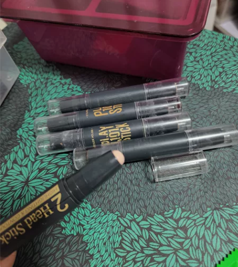 伊蒂之屋高光笔高光修容一体盘综合盘哑光提亮...