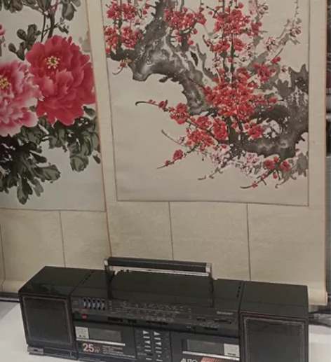 日本原装夏普收录机~~ 品相超好,小巧精致...