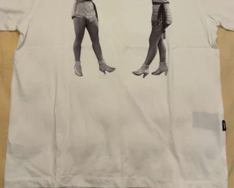 拳击图案白t 宽松版型 感兴趣的话点“我想...