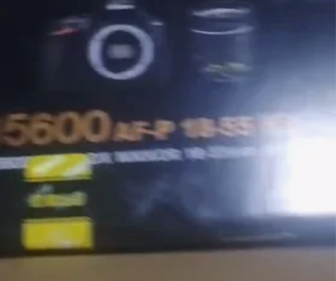 尼康D 5600全新没使用，只是家里小孩好...