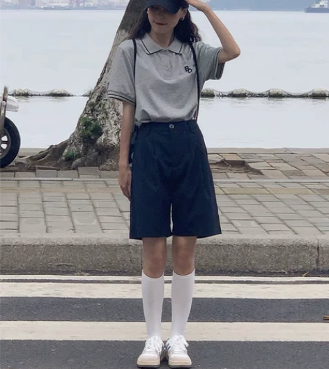 独行的棕鹿 纯色短裤女秋休闲五分显瘦直筒短...